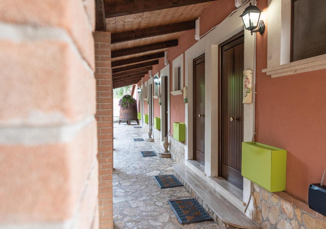 Il Sorgituro - Agriturismo Postiglione Екстериор снимка